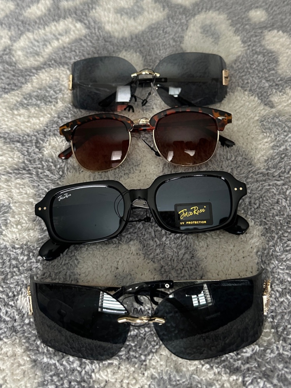 Sunglasses bundle of 4